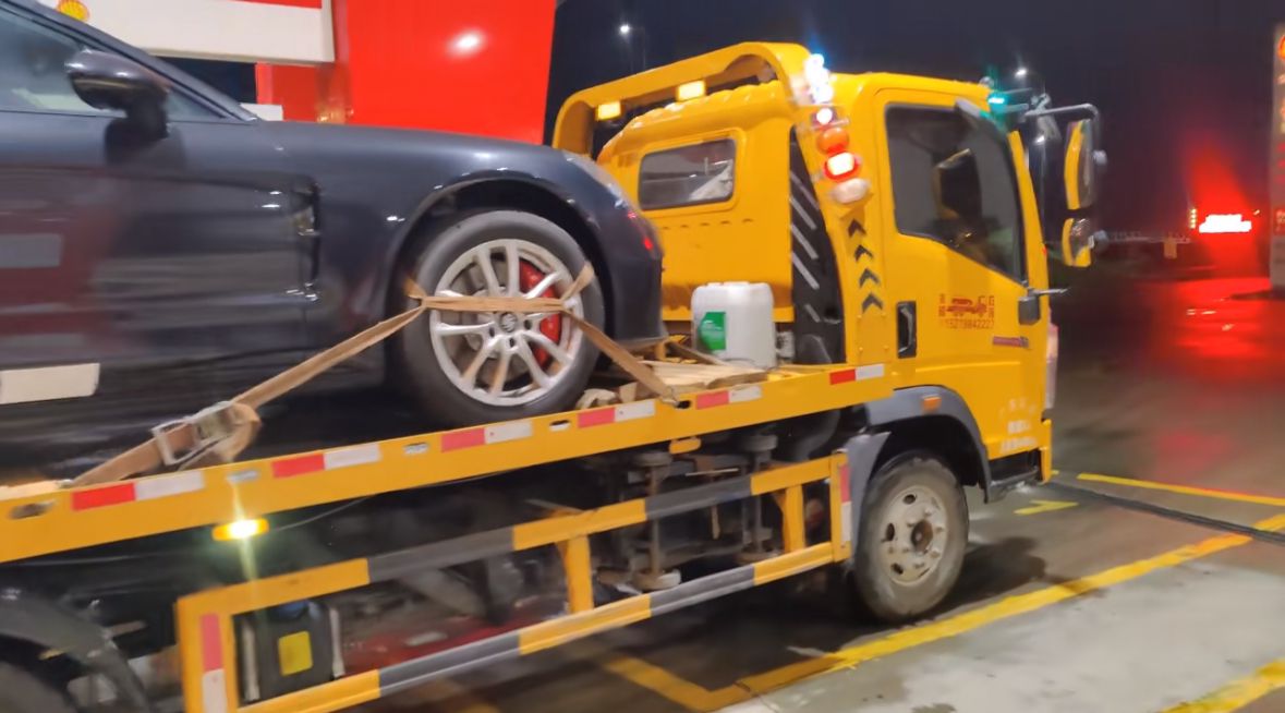 六安行车途中遇到突发状况该如何呼叫道路救援？